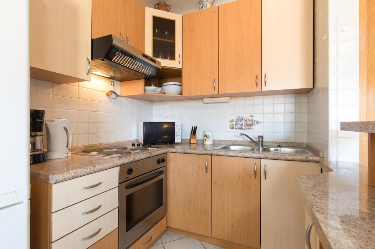 Apartment Glorija With Balcony Башка Экстерьер фото