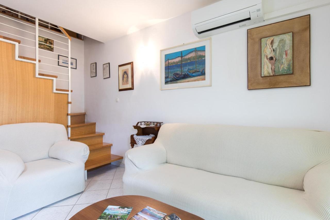 Apartment Glorija With Balcony Башка Экстерьер фото